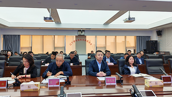 亚洲博彩论坛
举办第8期“发改交流讲堂”抢抓国家重大政策机遇推动投资项目提速增效